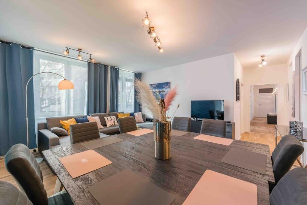 Big 7rms Loft, 1alocation Apartment *