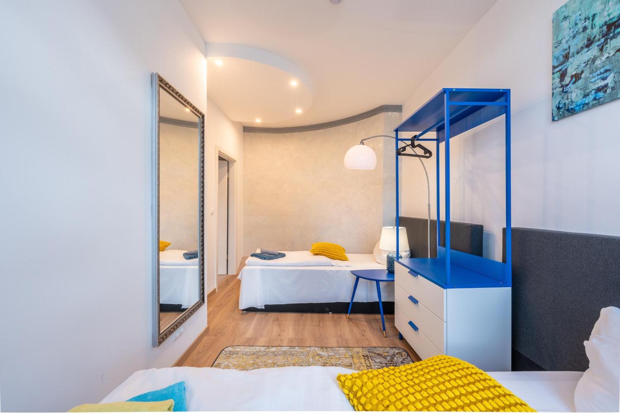 Big 7rms Loft, 1alocation Apartment