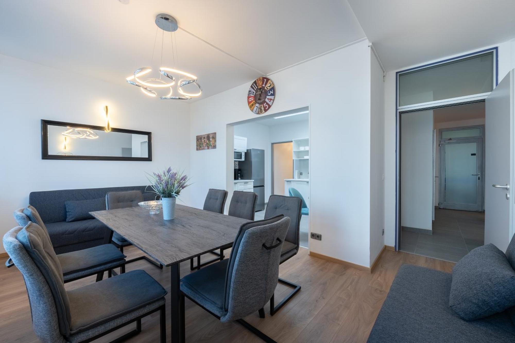 Big 7rms Loft, 1alocation Apartment